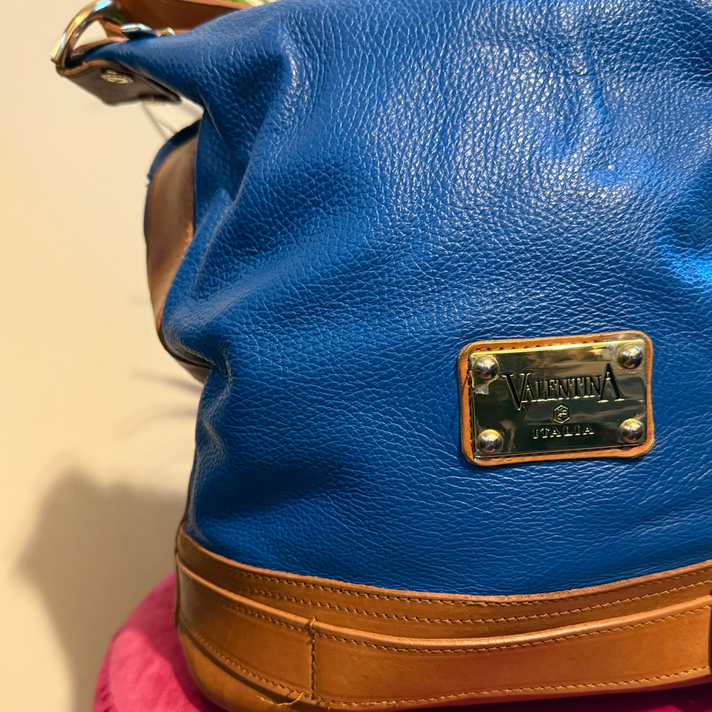 The V Bag