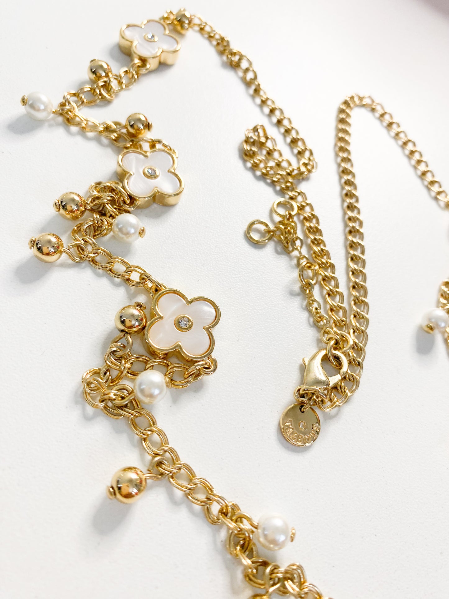 Le Pearl Flower Necklace